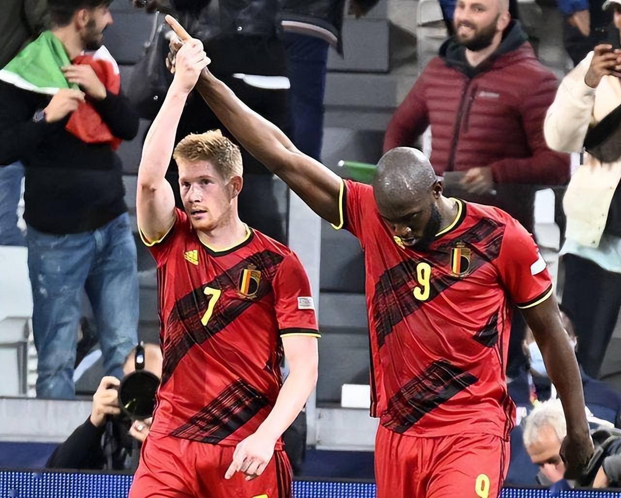 包含比利时乒乓球队血洗波兰乒乓球队，张继科关键制胜的词条