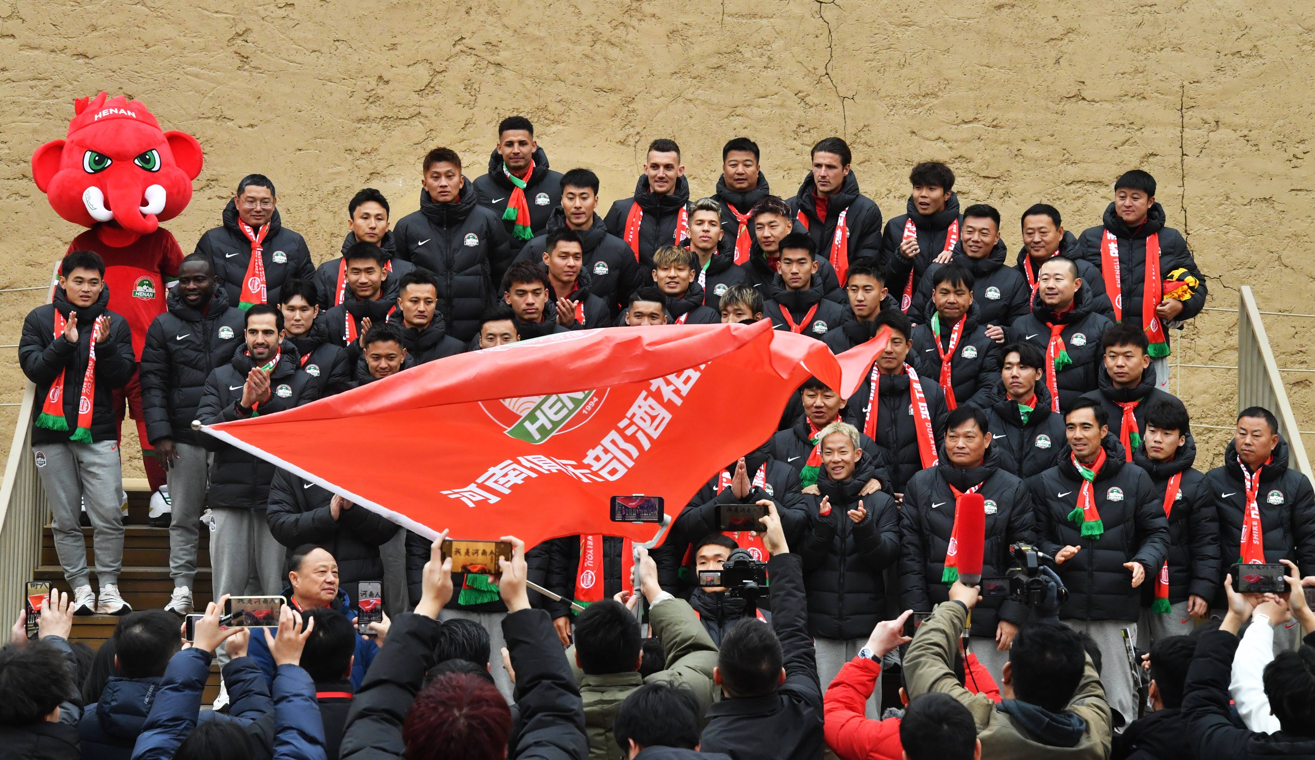 内蒙古对阵河南嵩山龙门,谁能踢出新天地?的简单介绍 内蒙古对阵河南嵩山龙门,谁能踢出新天地?的简单介绍