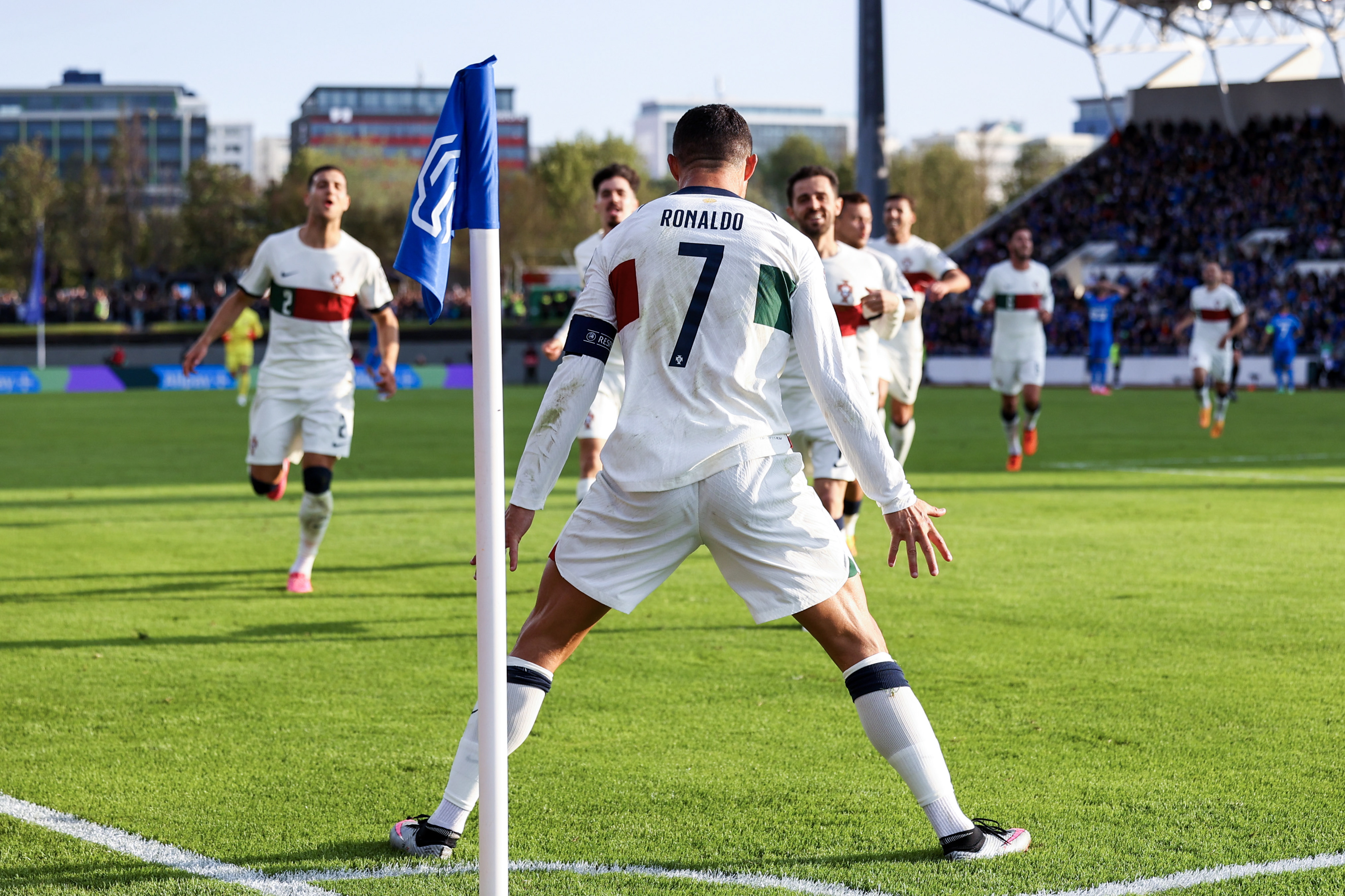 包含欧锦赛预选赛打响,球员们备战充分的词条 包含欧锦赛预选赛打响,球员们备战充分的词条