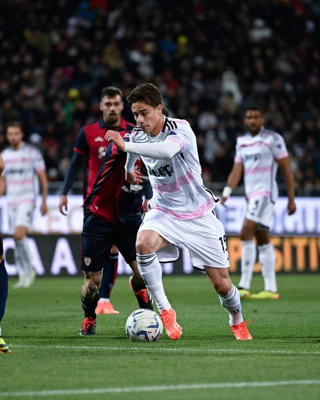 尤文图斯客场惨负那不勒斯,遭遇联赛两连败 尤文图斯客场惨负那不勒斯,遭遇联赛两连败