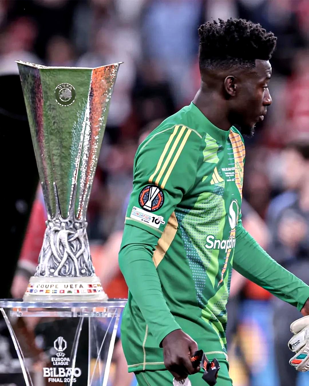 欧洲俱乐部杯赛:阿贾克斯夺冠领先