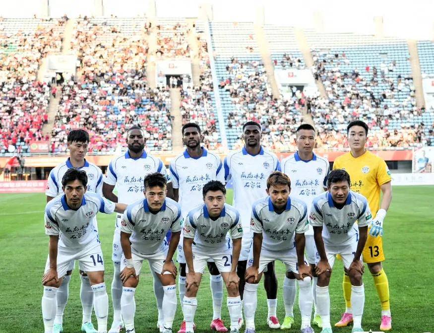 九游体育官方入口-球队在国外联赛中展现团队力量