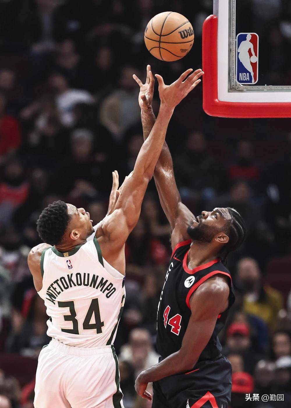 九游游戏-雄鹿大胜开拓者，字母哥全面发力助球队夺胜的简单介绍