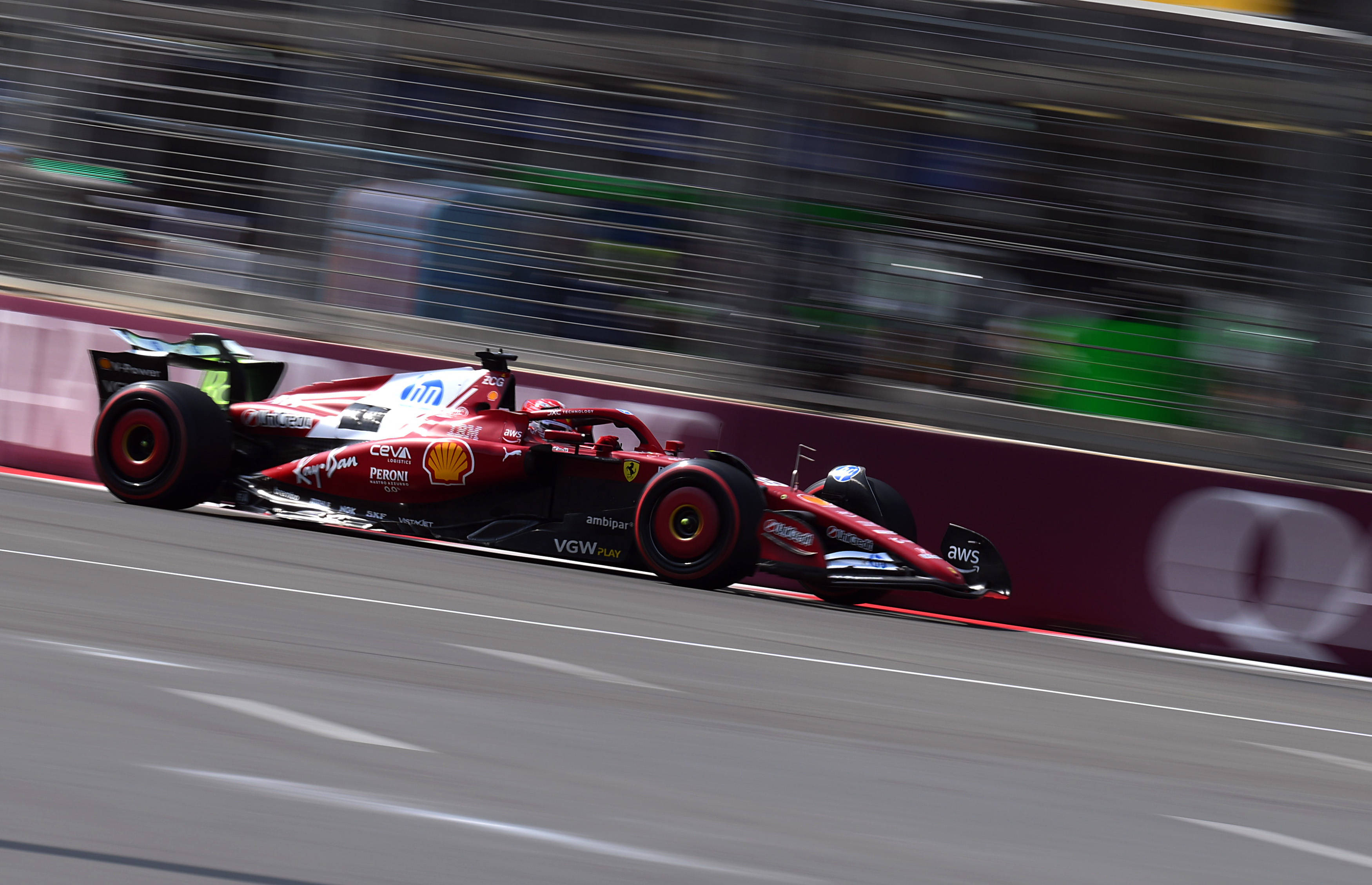 雷诺车队力克迈凯伦,汉密尔顿统治全场的简单介绍 雷诺车队力克迈凯伦,汉密尔顿统治全场的简单介绍