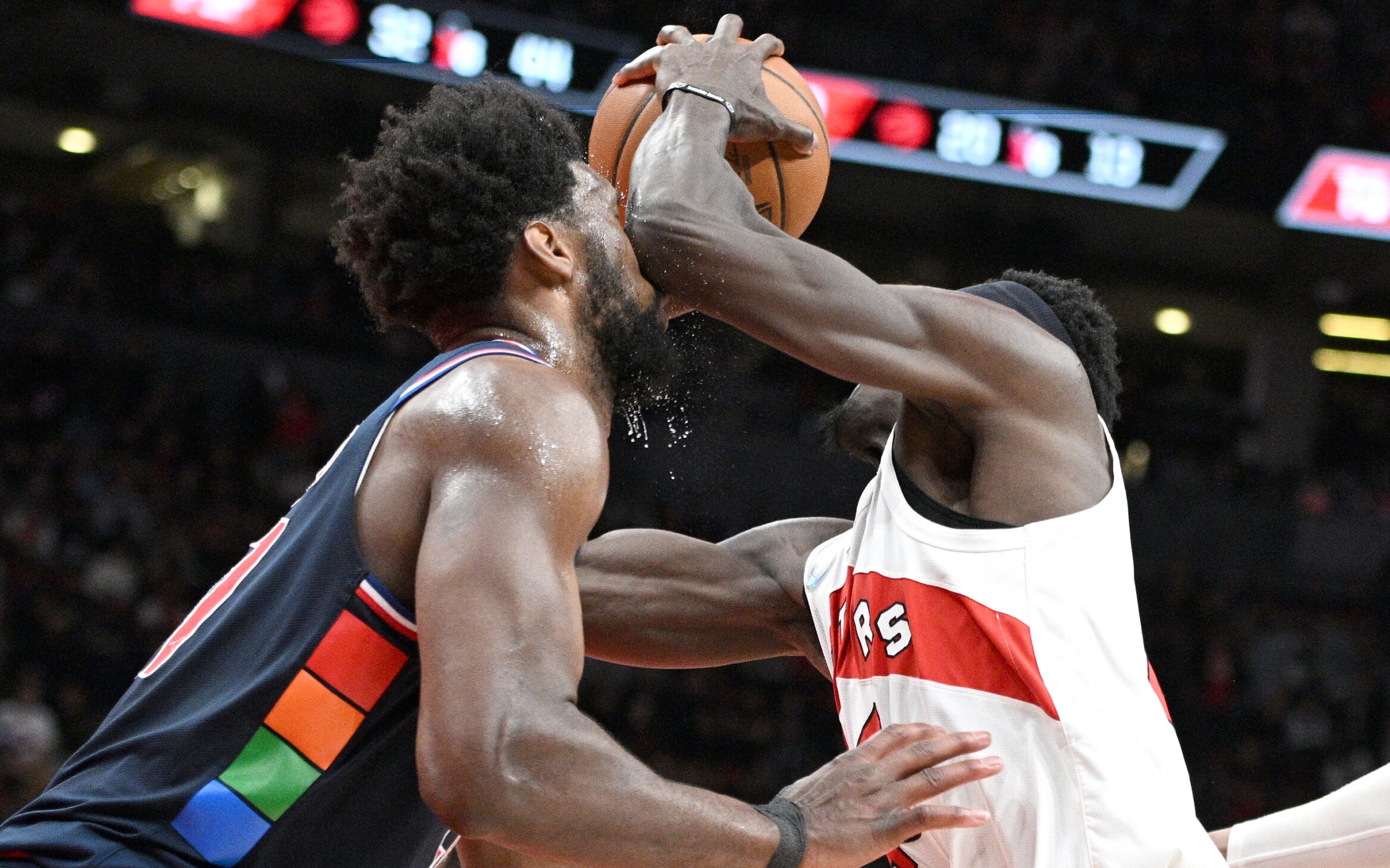 关于灰熊逆转骑士，恩比德状态火热的信息