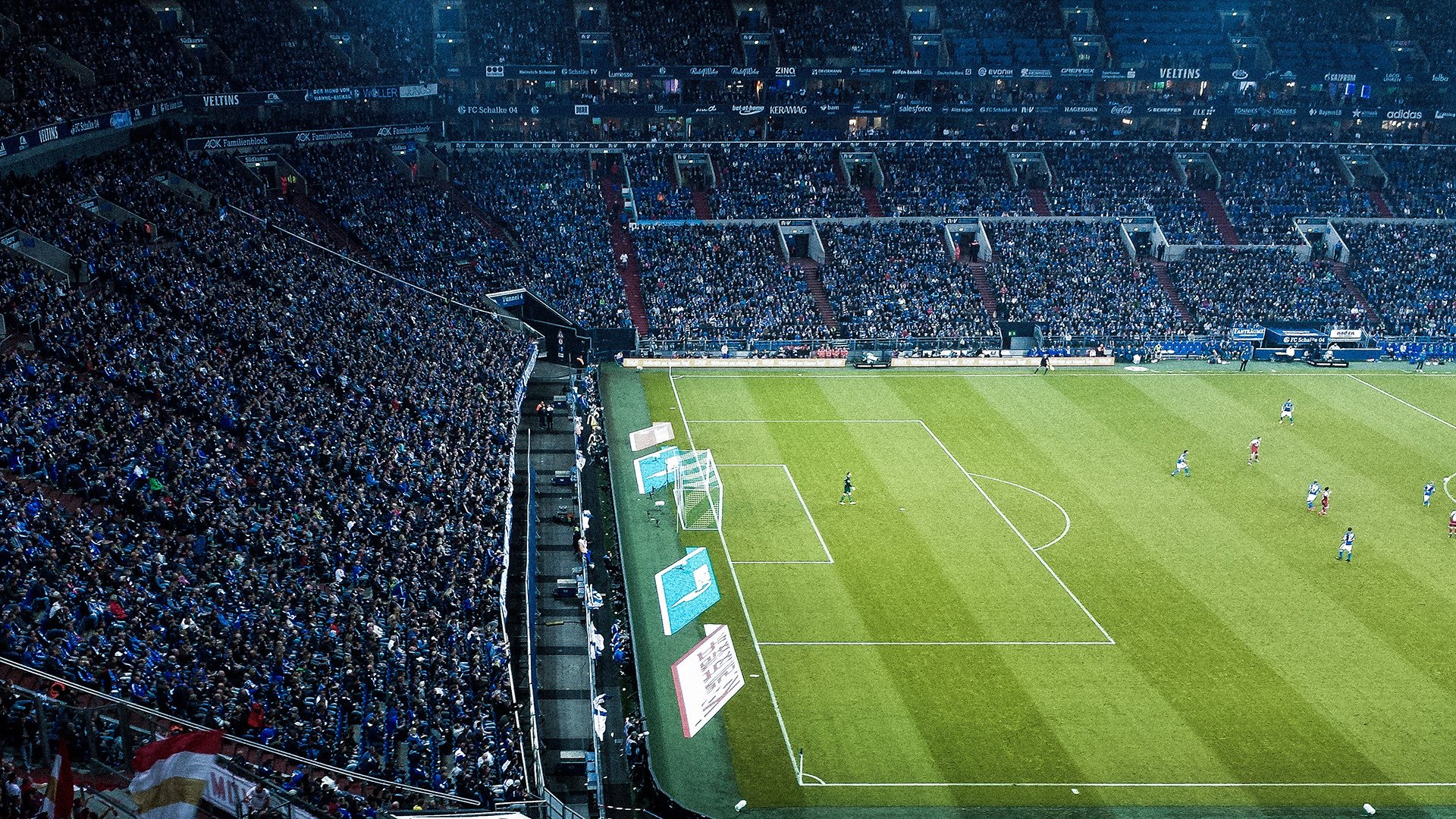 赛道霸权与历史改写，雷诺横扫哈斯，维斯塔潘再创不朽纪录